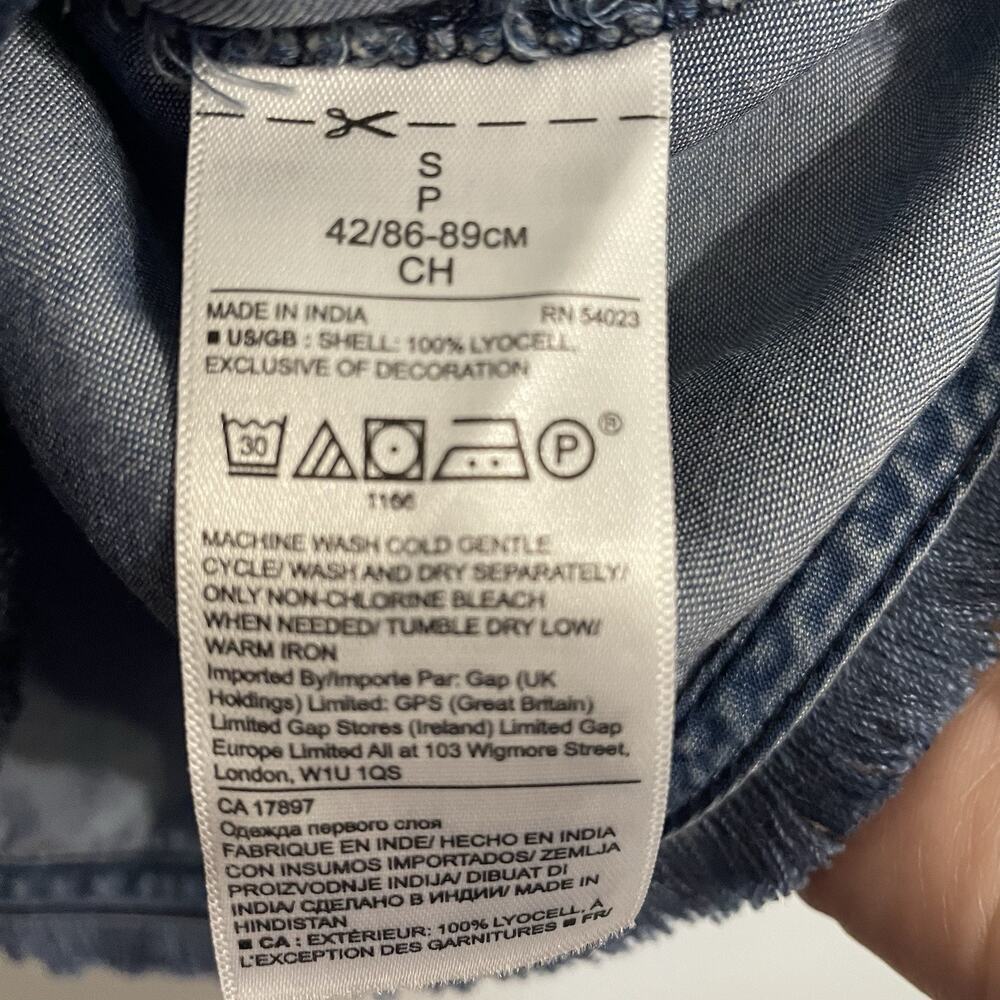Banana Republic Blouse Women Small Blue Sleeveless Chambray Denim Fringe Trim - Picture 6 of 8